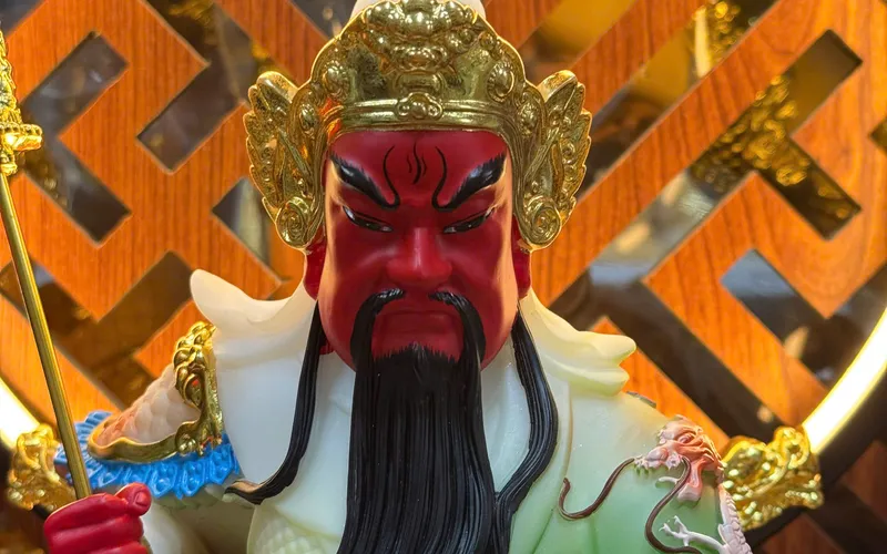 Quan Thánh Đế Quân áo vẽ