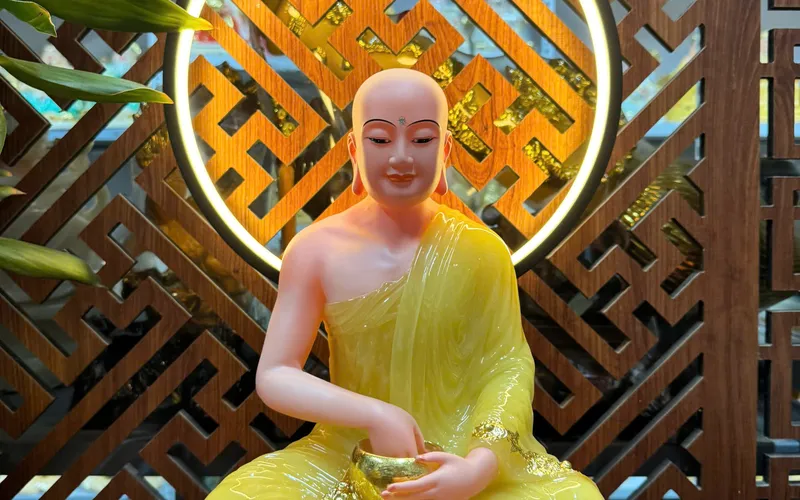 Tượng Ngài Sivali