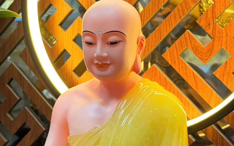 Tượng Ngài Sivali