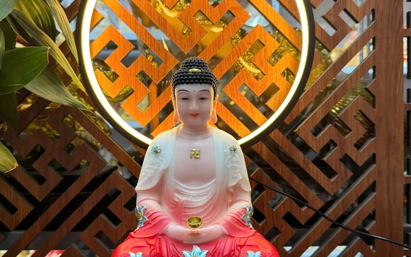 Ta Bà Tam Thánh Phật dạng đế sen non nước 