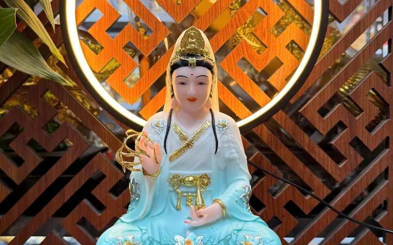 Bộ Ta Bà Tam Thánh Phật dạng đế sen non nước 