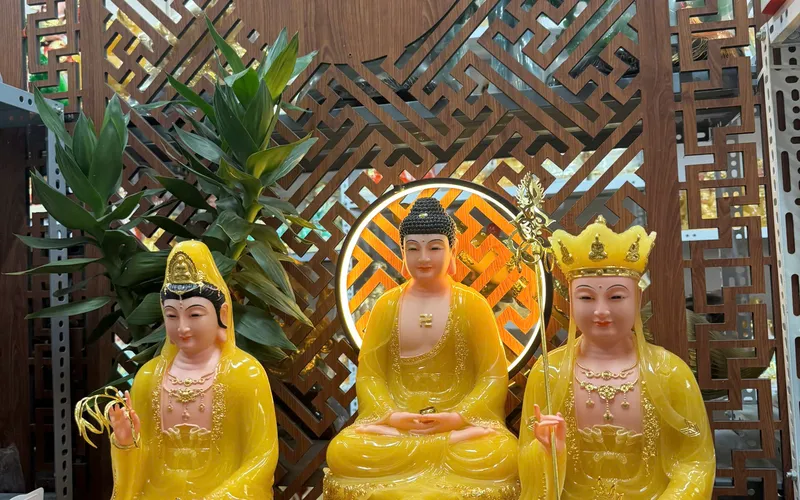 Ta Bà Tam Thánh Phật