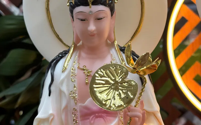 Tây Phương Tam Thánh Đứng Đài Sen