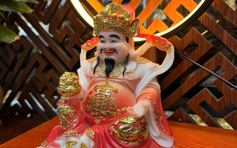 Ông Thần Tiền đế mây