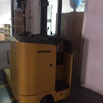 Xe nâng điện đứng lái 1,5 tấn