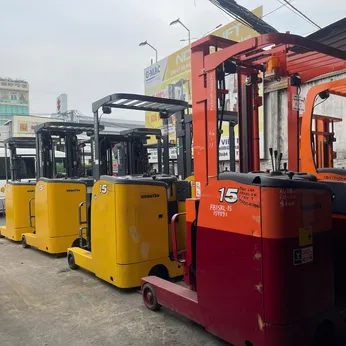 Xe nâng điện đứng lái