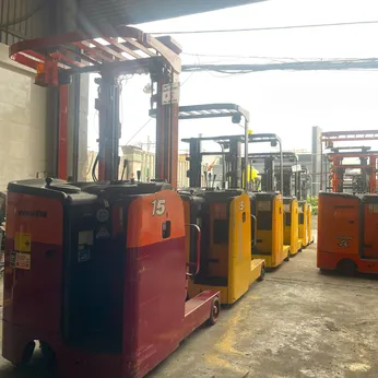 Xe nâng điện Komatsu