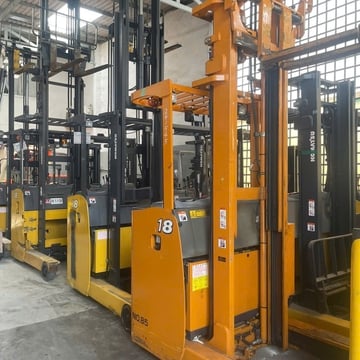 Xe nâng điện đứng lái 1,8 tấn