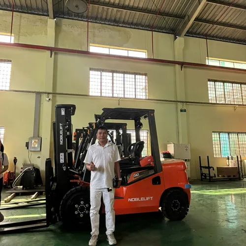 Xe nâng điện Noblelift