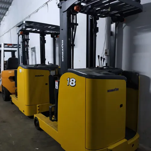 Xe nâng điện đứng lái 1,8 tấn 90%