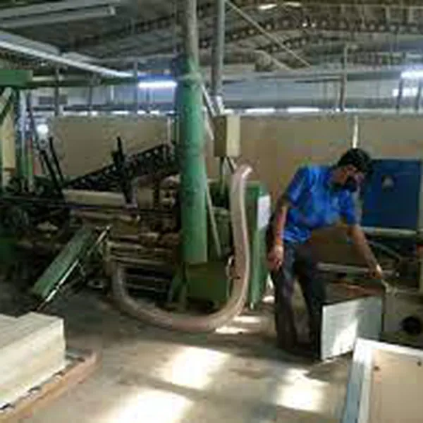 Ống nhựa PU lõi thép mạ đồng sử dụng cho máy cưa gỗ