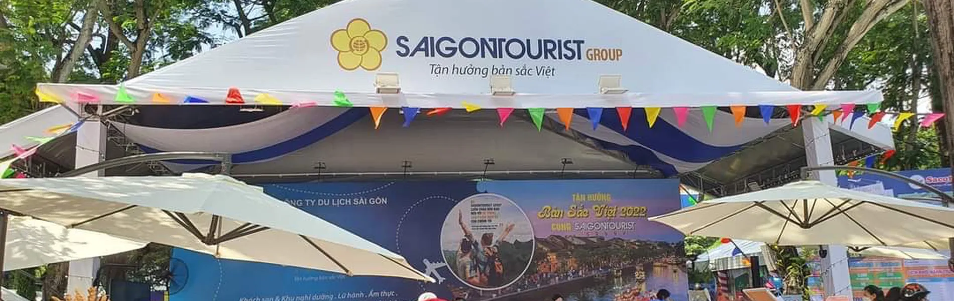 Nhà Bạt Không Gian