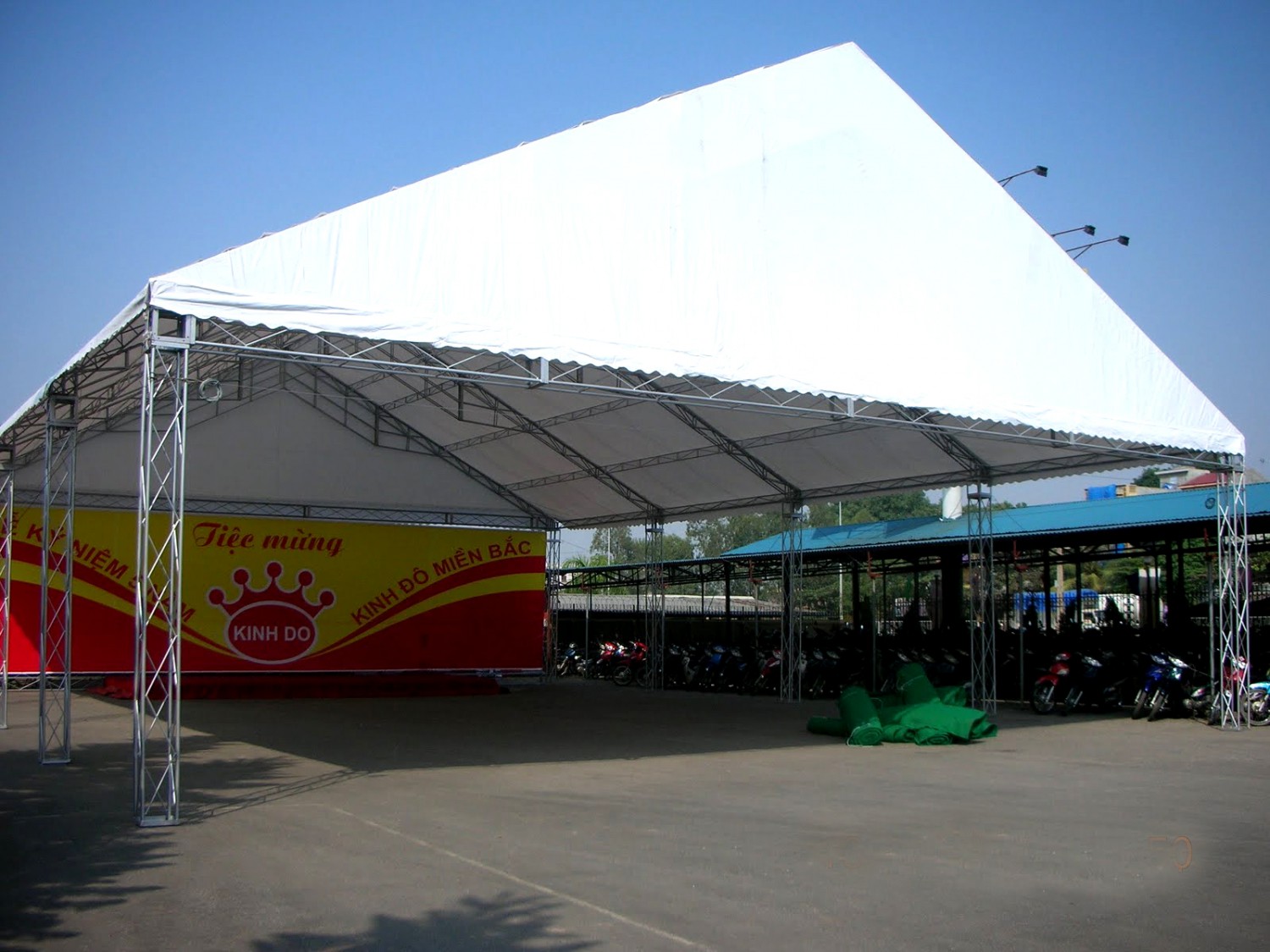 Nhà bạt không gian giá rẻ cho sự kiện tổ chức ngoài trời Nhà bạt không gian giá rẻ cho sự kiện tổ chức ngoài trời