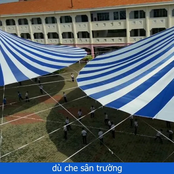 Dù Che Nắng Sân Trường