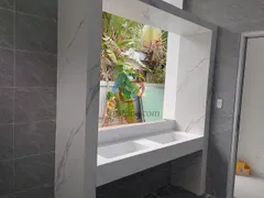CÁCH BẢO QUẢN VÀ VỆ SINH BÀN ĐÁ SOLID SURFACE ĐỂ GIỮ GÌN VẺ ĐẸP BỀN LÂU