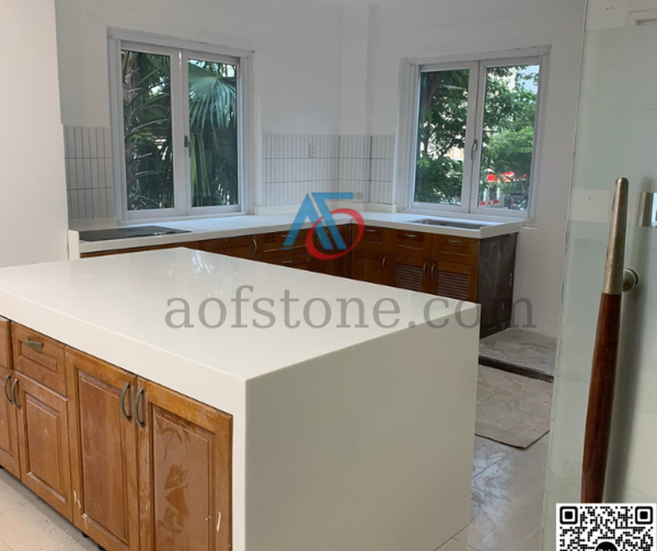 Đẳng Cấp và Tiện Ích - Đá Solid Surface Cho Phòng Bếp Hoàn Hảo!