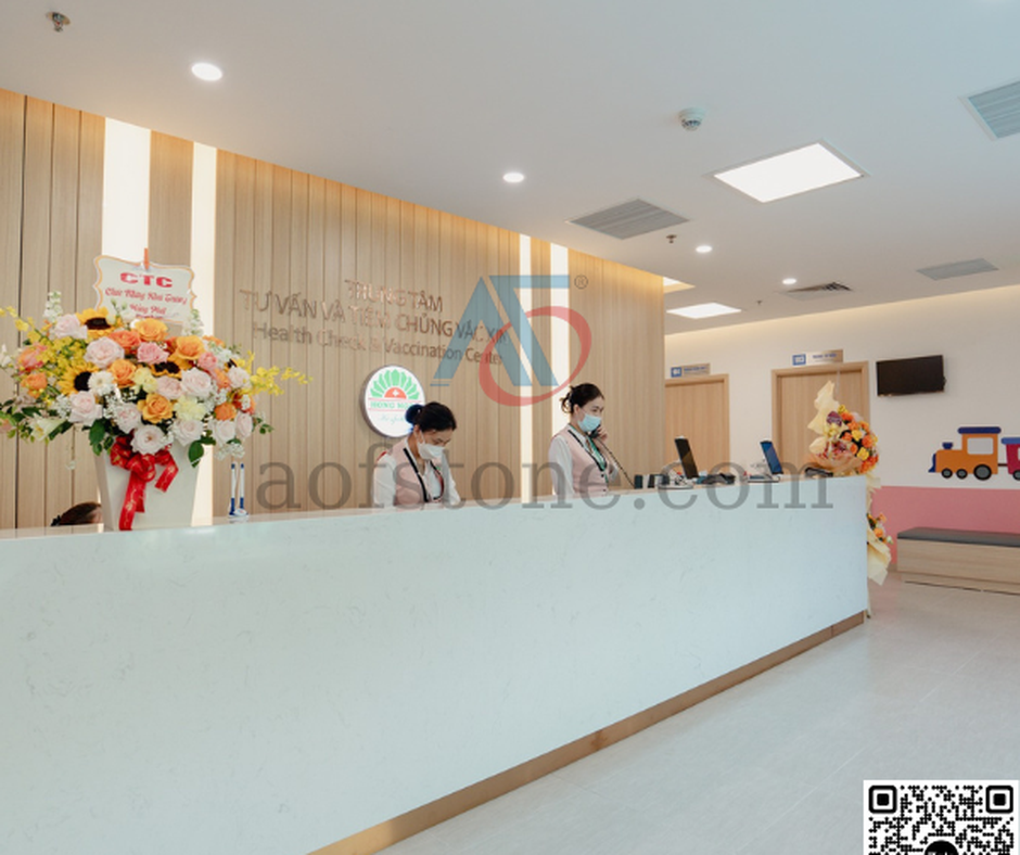 TẠO ẤN TƯỢNG ĐẦU TIÊN VỚI QUẦY LỄ TÂN ĐẲNG CẤP TỪ ĐÁ NHÂN TẠO SOLID SURFACE