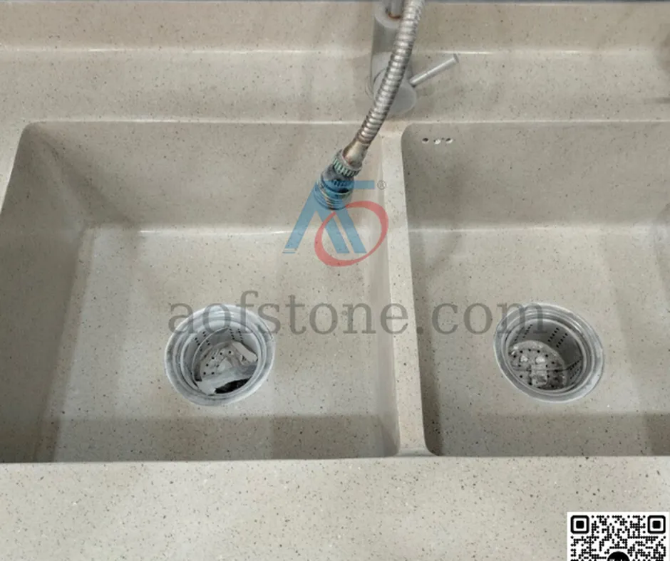 XU HƯỚNG MẶT BẾP LIỀN KHỐI VỚI CHẬU RỬA TIỆN DỤNG CHO NGƯỜI DÙNG