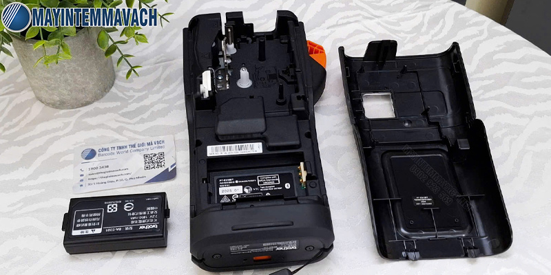 Brother PT-E310BT sử dụng Pin Li-ion BA-E001 có thể sạc lại Brother PT-E310BT sử dụng Pin Li-ion BA-E001 có thể sạc lại