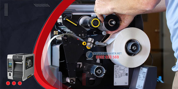 Máy in mã vạch công nghiệp Zebra ZT610 không gian lớn chứa được cuộn giấy 450 mét Máy in mã vạch công nghiệp Zebra ZT610 không gian lớn chứa được cuộn giấy 450 mét