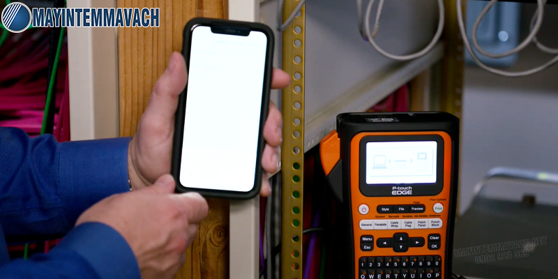 Máy in nhãn di động Brother PT-E310BT kết nối Bluetooth linh hoạt Máy in nhãn di động Brother PT-E310BT kết nối Bluetooth linh hoạt