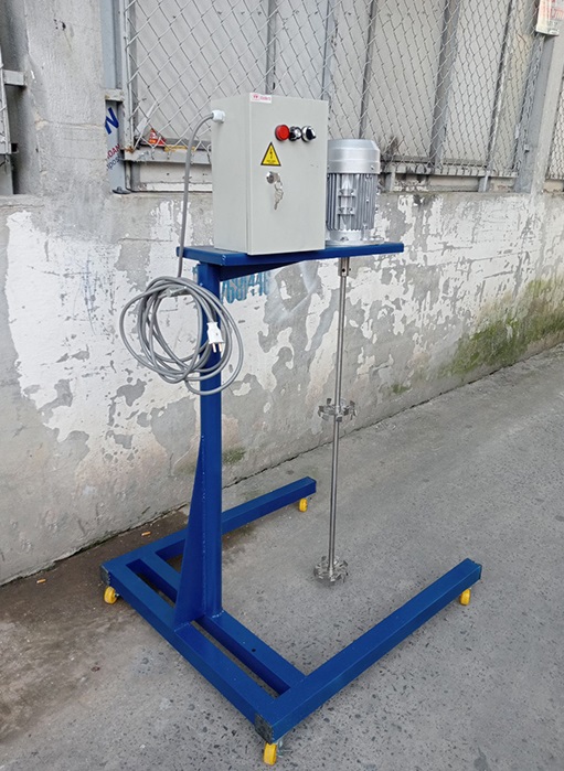 Giá máy khuấy trộn hóa chất nâng hạ tự động