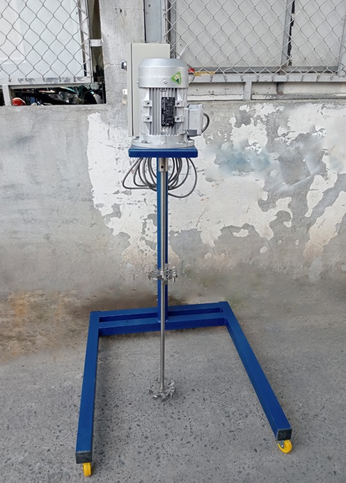 Giá máy khuấy trộn hóa chất nâng hạ tự động