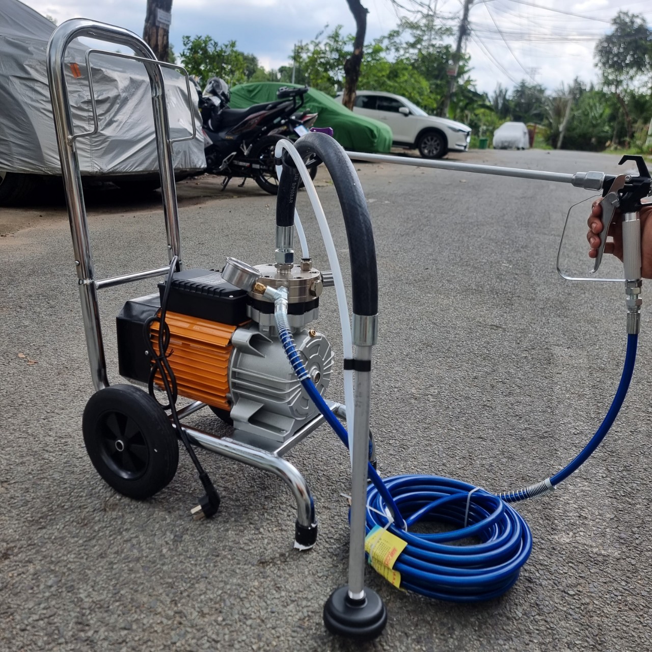 Máy phun sơn công nghiệp