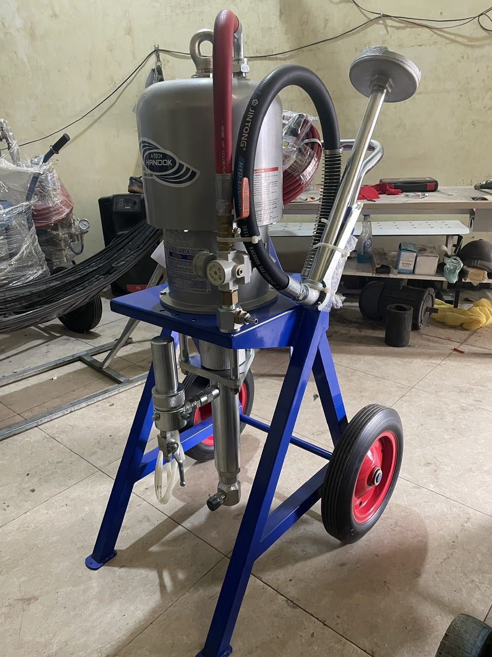 máy phun sơn kết cấu thép