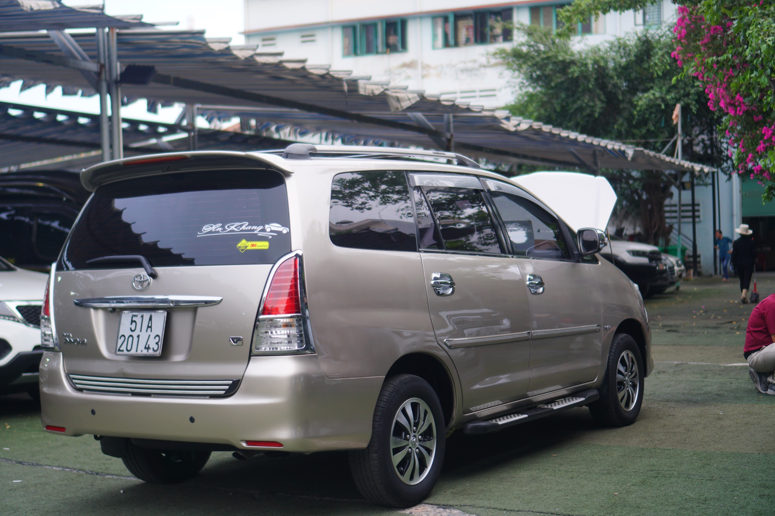 Thanh lý xe oto Innova 2011 số tự động cũ giá rẻ tại Quảng Ngãi Thanh lý xe oto Innova 2011 số tự động cũ giá rẻ tại Quảng Ngãi