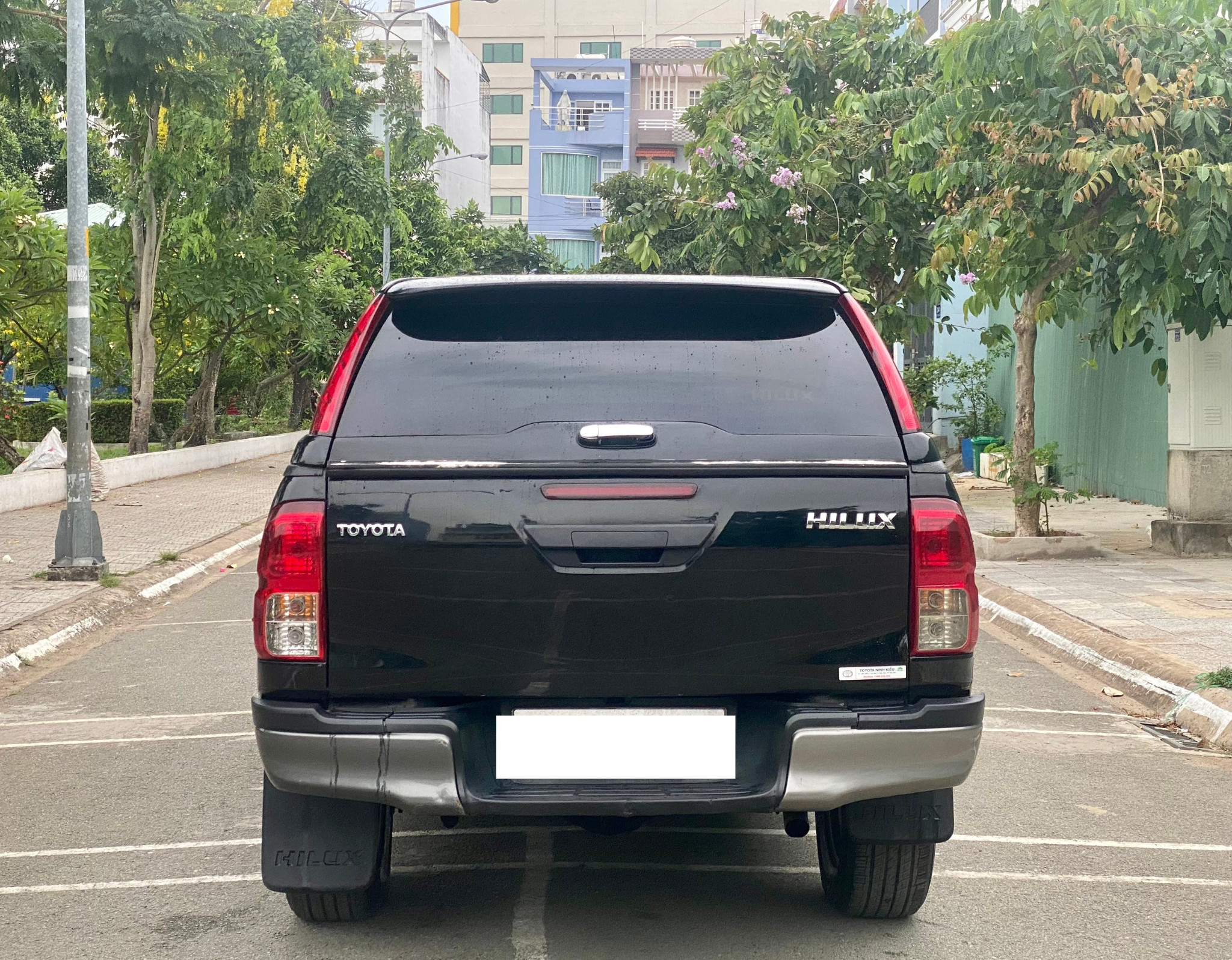 Xe ô tô cũ Toyota Hilux 2.4E Mt 2021 Xe ô tô cũ Toyota Hilux 2.4E Mt 2021