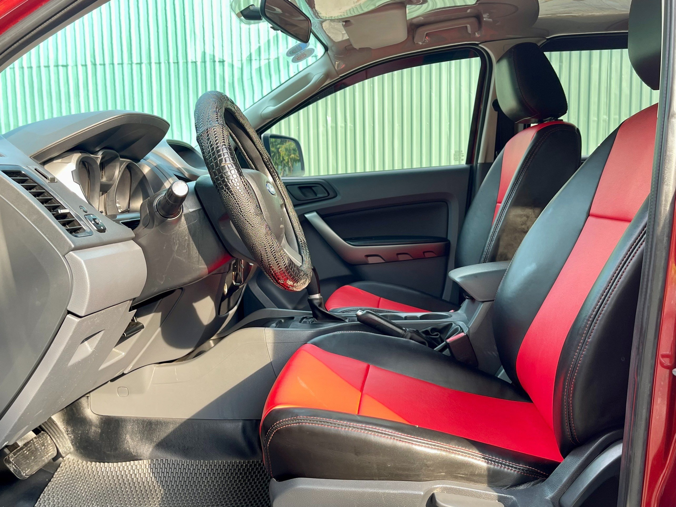 Xe bán tải cũ FORD Ranger XLS AT 2014 Xe bán tải cũ FORD Ranger XLS AT 2014