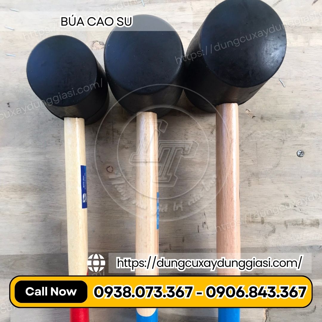 Búa cao su cán gỗ