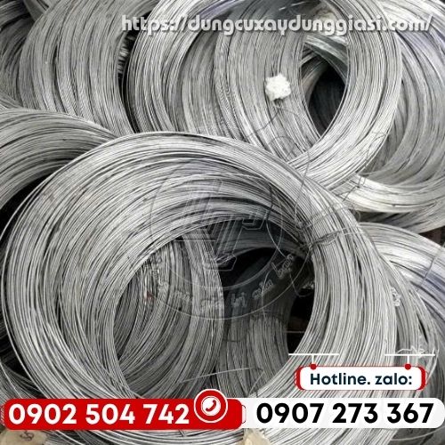 Dây kẽm buộc chia thành từng cuộn, từng khoanh