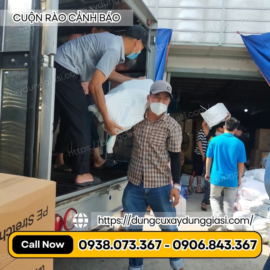 Đi hàng băng rào cảnh báo cho khách long an