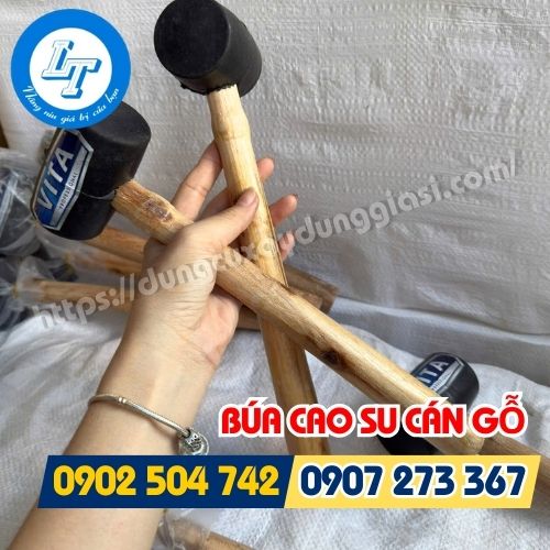 Búa cao su cán gỗ