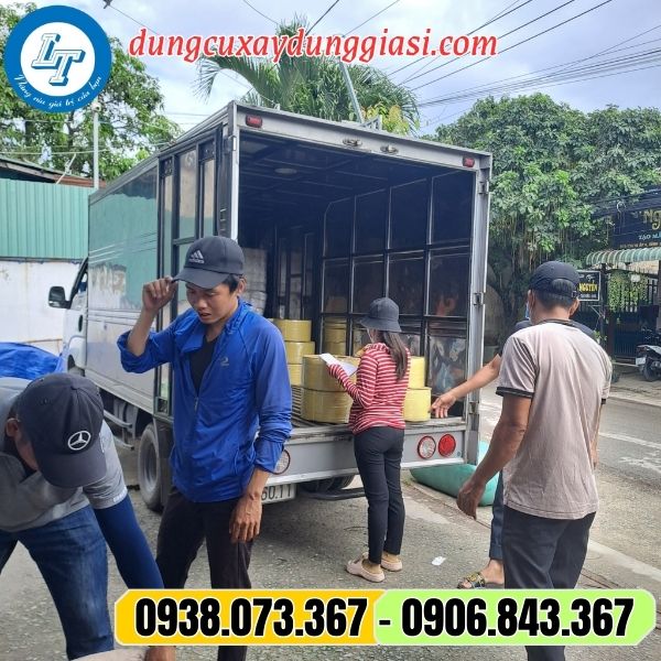 giao hàng mỏ lết cho đại lý dụng cụ xây dựng bình chánh giao hàng mỏ lết cho đại lý dụng cụ xây dựng bình chánh