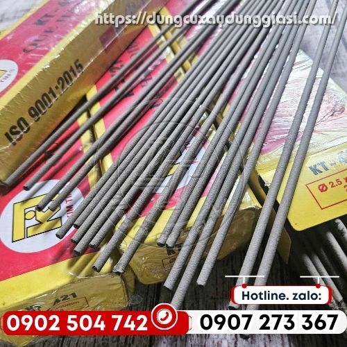 Que hàn sắt bọc lớp thuốc bên ngoài