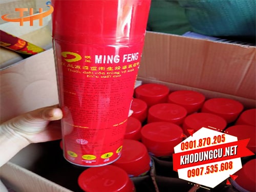 Bình xịt côn trùng Bình xịt côn trùng màu đỏ