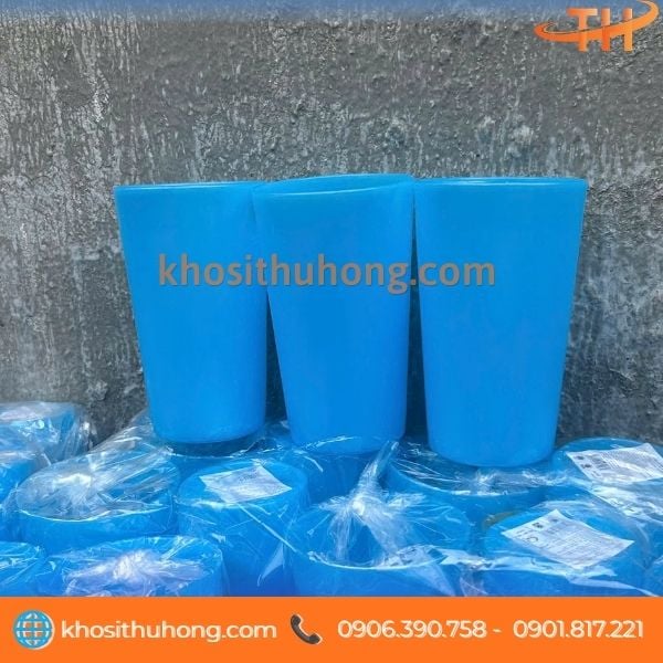 Mẫu ly nhựa gọn sẽ dễ cầm phù hợp với nhiều môi trường Mẫu ly nhựa gọn sẽ dễ cầm phù hợp với nhiều môi trường