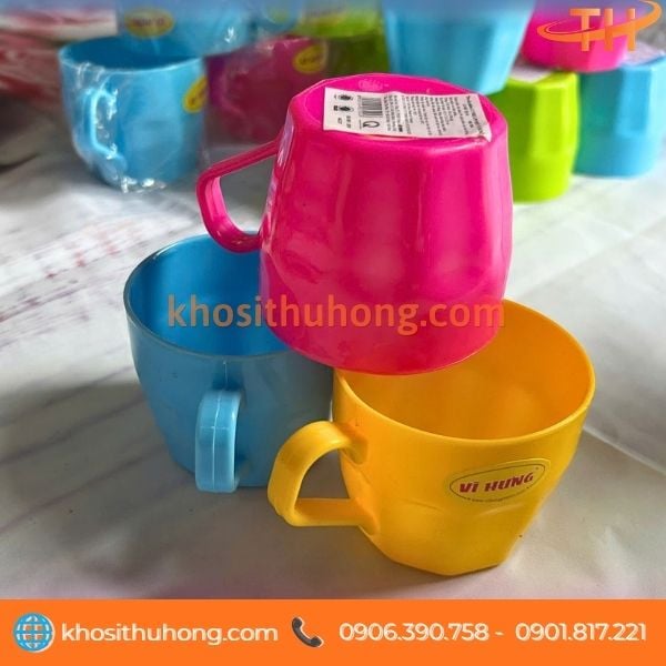 Ca nhựa nhỏ uống nước giá rẻ cho đại lý Ca nhựa nhỏ uống nước giá rẻ cho đại lý