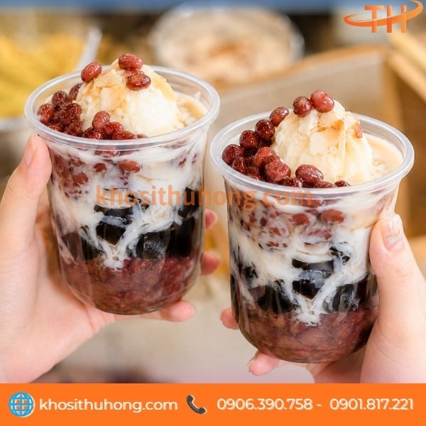 Ly nhựa với miệng rộng tiện lợi cho các món chè hay kem Ly nhựa với miệng rộng tiện lợi cho các món chè hay kem