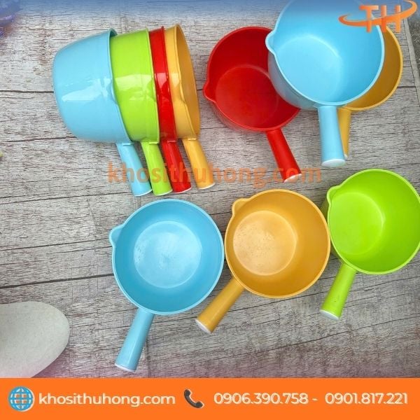 Gáo múc nước sản phẩm đơn giản, dễ sử dụng Gáo múc nước sản phẩm đơn giản, dễ sử dụng