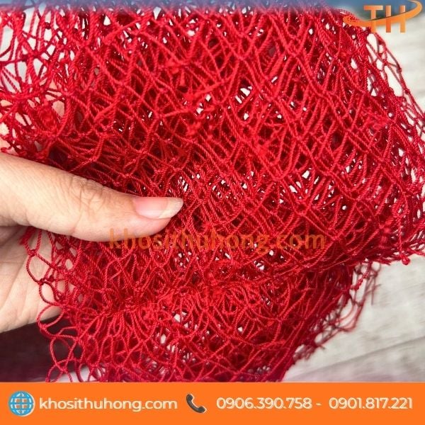 Với thiết kế lưới sợi đan xen giúp thoát nước nhanh Với thiết kế lưới sợi đan xen giúp thoát nước nhanh