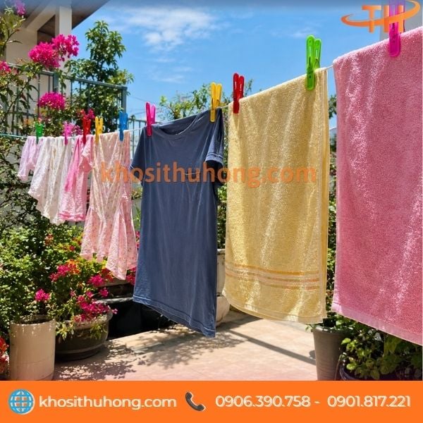 Kẹp nhựa phơi đồ hạn chế bị xê dịch hoặc rơi xuống khi gặp gió Kẹp nhựa phơi đồ hạn chế bị xê dịch hoặc rơi xuống khi gặp gió