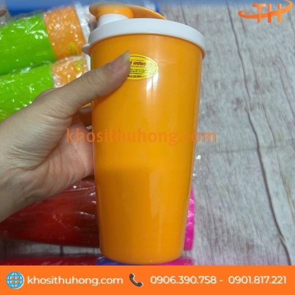 Ly nhựa đựng nước nắp bật dung tích 500ml Ly nhựa đựng nước nắp bật dung tích 500ml