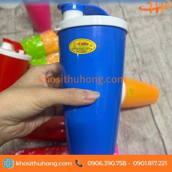 Ly nắp bật đóng mở nhanh, thao tác đơn giản Ly nắp bật đóng mở nhanh, thao tác đơn giản