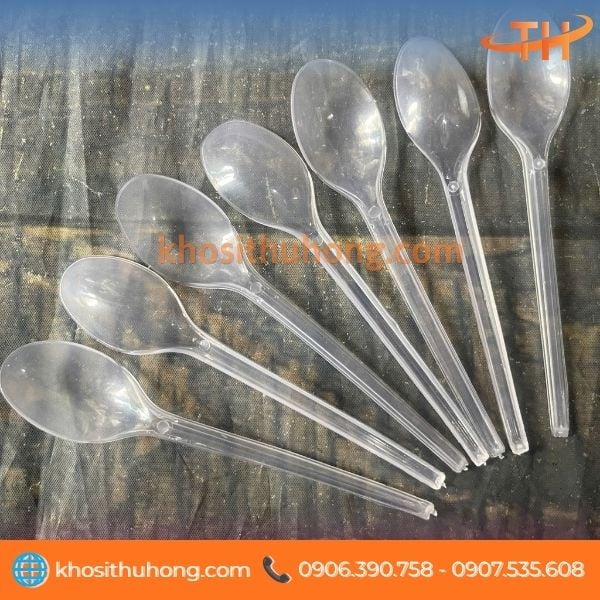 Muỗng nhựa trong suốt cảm giác nhẹ nhàng và hiện đại Muỗng nhựa trong suốt cảm giác nhẹ nhàng và hiện đại