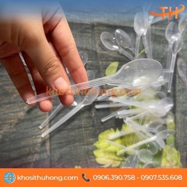 Muỗng nhựa nhỏ tiện lợi ăn bánh kem hay sản phẩm mang đi Muỗng nhựa nhỏ tiện lợi ăn bánh kem hay sản phẩm mang đi