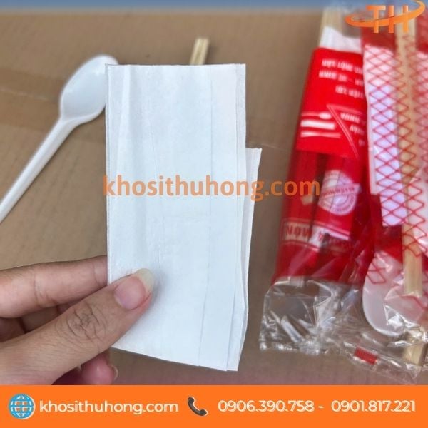 Khăn giấy ăn loại mềm tiện lời dùng sau bữa ăn Khăn giấy ăn loại mềm tiện lời dùng sau bữa ăn